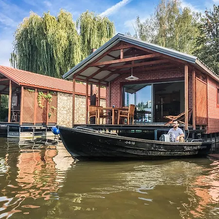 Houseboat Benjamin - Houseboats Benjamin & Franklin Hotel Prague Exterior photo